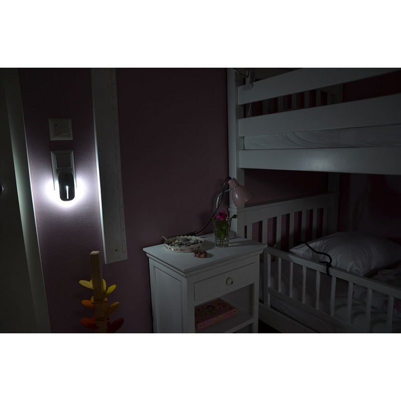 Brennenstuhl Hareket Ve Karanlık Sens. 1+8 Led 25Lm Gece Lambası