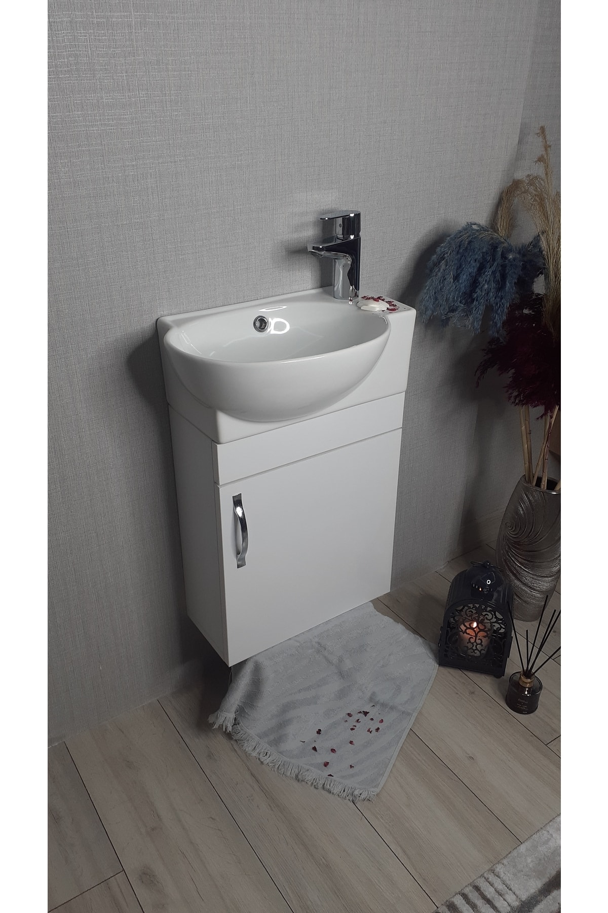 Turkuaz Seramik Banyo Ve Tuvalet Mini Köşe Lavabo 28x 45 cm (BANYO DOLABI DAHİL)
